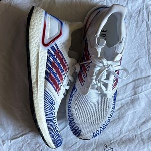 Adidas Ultraboost 20 Men’s PRIMEBLUE series size 8. White Patriotic